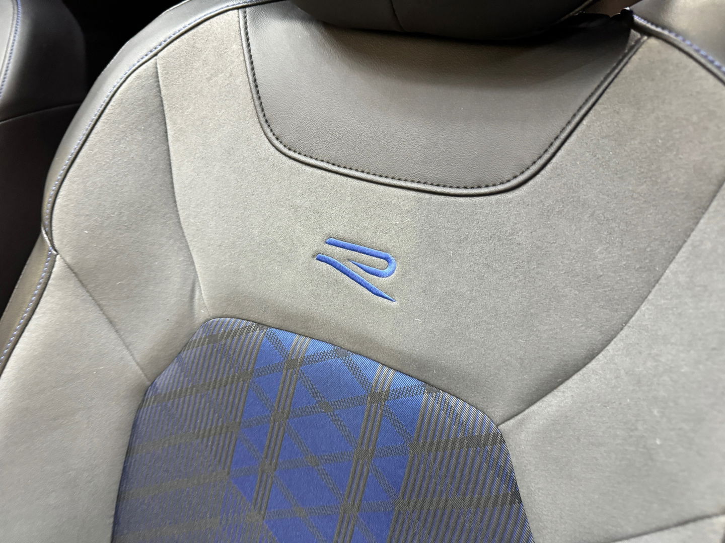 Volkswagen T-Roc R 2.0 TSI 4M Pano|Beats|Keyless|IQ|Camera