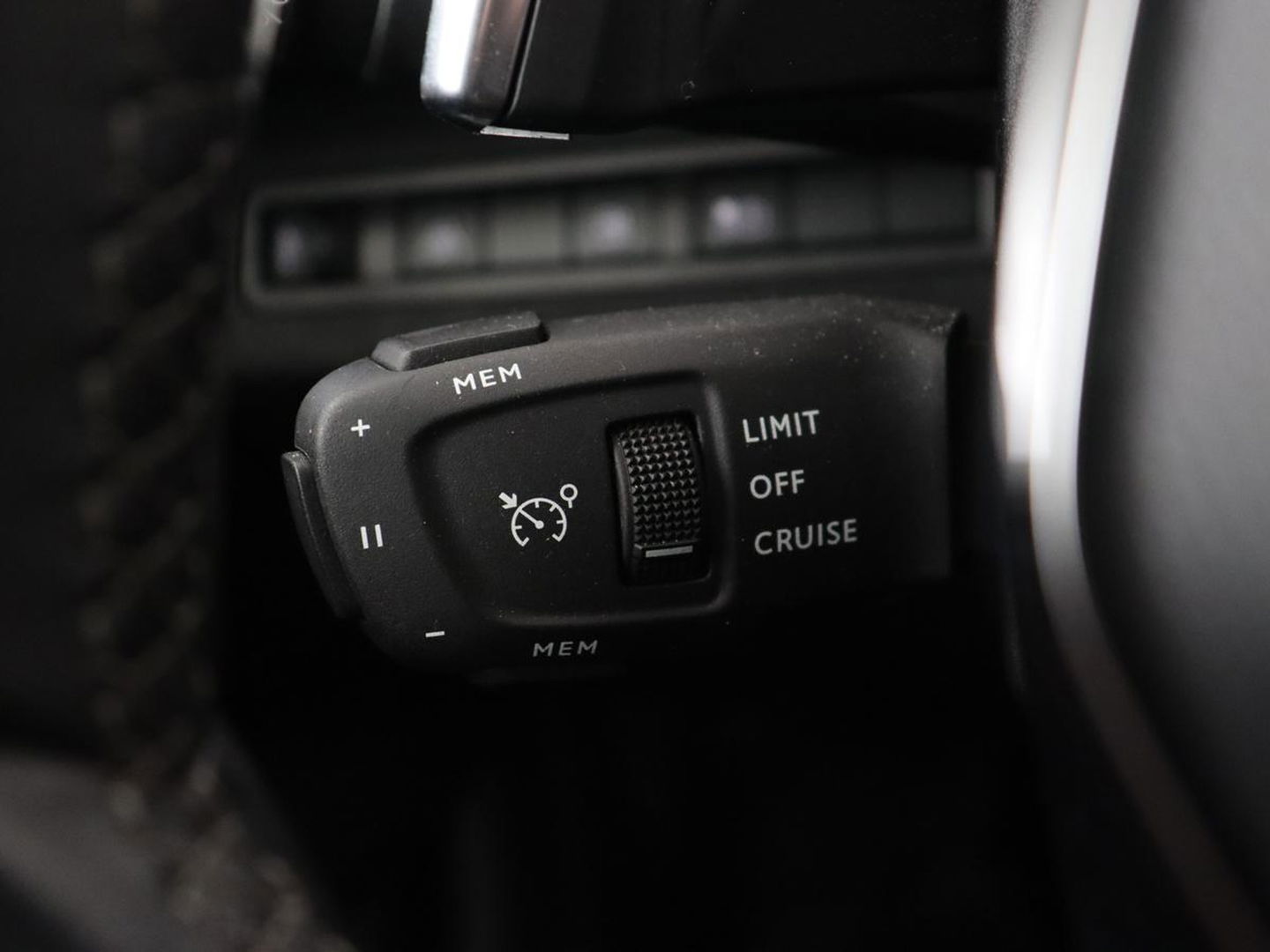 Peugeot 3008 1.6 HYbrid 225 Allure | Stoelverwarming | Camera | Half leder | Carplay | Navigatie | Full LED | Parkeerhulp | Digital Cockpit | Cruise control | PHEV