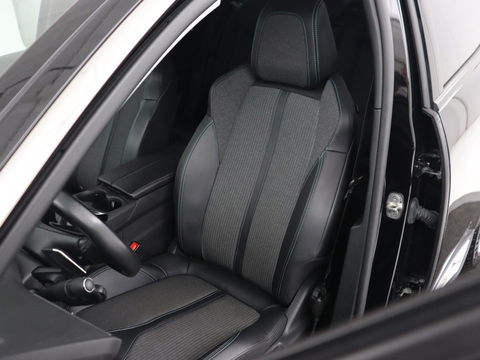 Peugeot 3008 1.6 HYbrid 225 Allure | Stoelverwarming | Camera | Half leder | Carplay | Navigatie | Full LED | Parkeerhulp | Digital Cockpit | Cruise control | PHEV