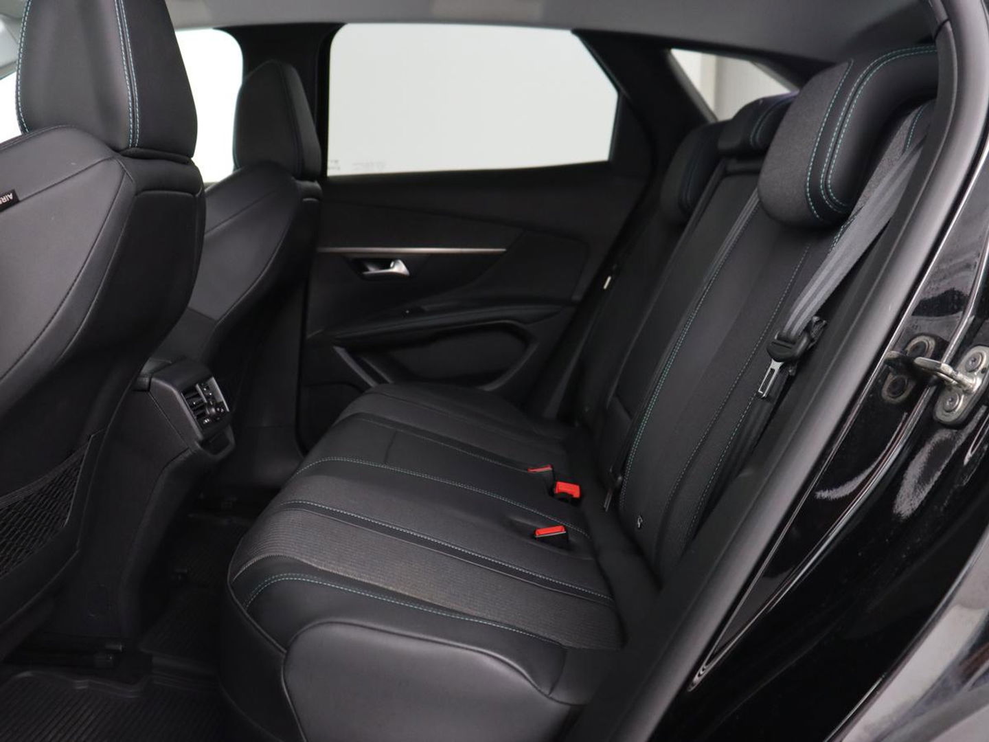 Peugeot 3008 1.6 HYbrid 225 Allure | Stoelverwarming | Camera | Half leder | Carplay | Navigatie | Full LED | Parkeerhulp | Digital Cockpit | Cruise control | PHEV