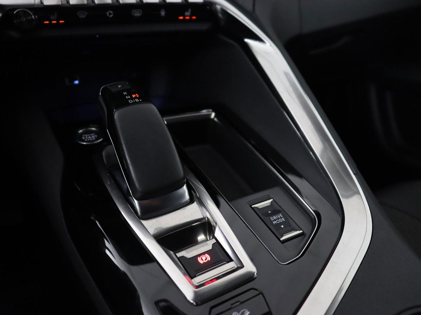 Peugeot 3008 1.6 HYbrid 225 Allure | Stoelverwarming | Camera | Half leder | Carplay | Navigatie | Full LED | Parkeerhulp | Digital Cockpit | Cruise control | PHEV