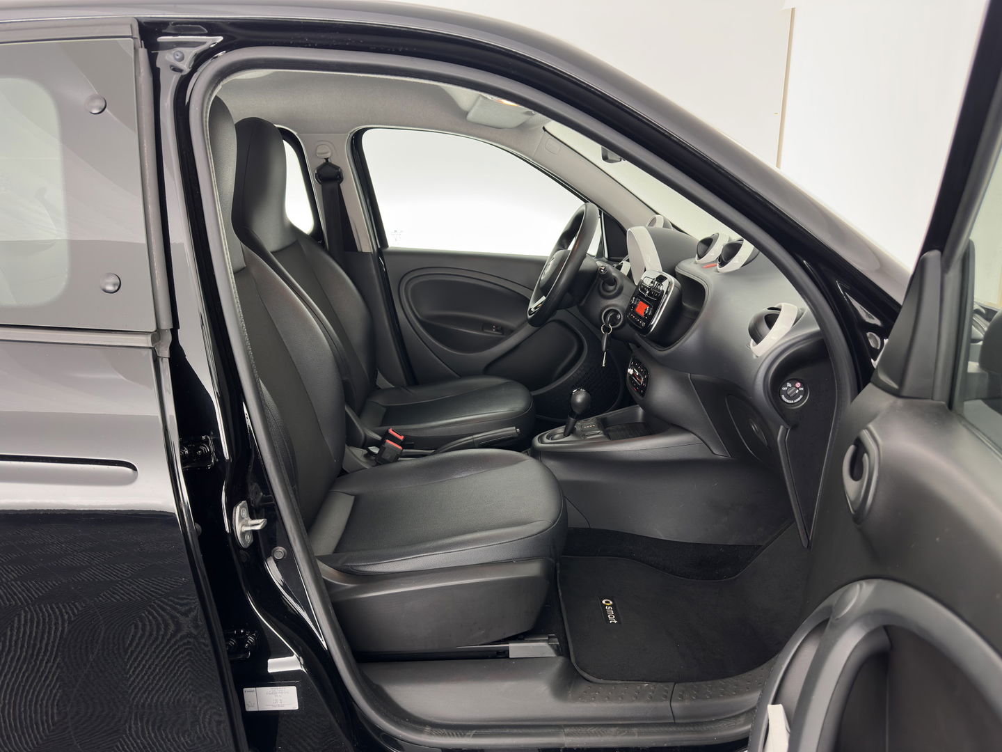 Smart Forfour EQ Essential 18 kWh [ 3-Fase ] {SOH-95%} (INCL.BTW) *FULL-LEATHER | AIRCO | CRUISE | COMFORT-SEATS | 15''ALU*