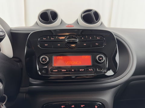 Smart Forfour EQ Essential 18 kWh [ 3-Fase ] {SOH-95%} (INCL.BTW) *FULL-LEATHER | AIRCO | CRUISE | COMFORT-SEATS | 15''ALU*