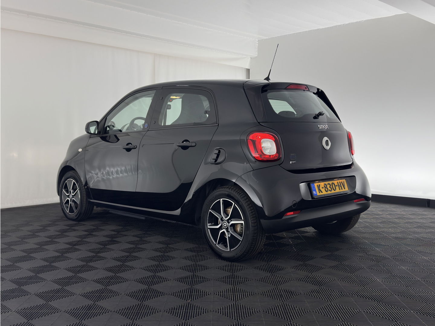 Smart Forfour EQ Essential 18 kWh [ 3-Fase ] {SOH-95%} (INCL.BTW) *FULL-LEATHER | AIRCO | CRUISE | COMFORT-SEATS | 15''ALU*