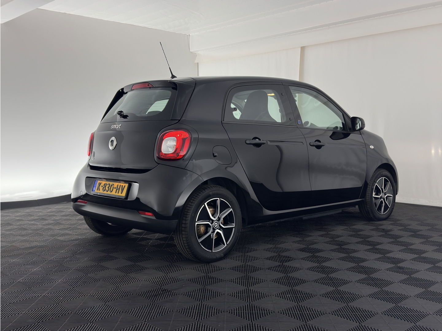 Smart Forfour EQ Essential 18 kWh [ 3-Fase ] {SOH-95%} (INCL.BTW) *FULL-LEATHER | AIRCO | CRUISE | COMFORT-SEATS | 15''ALU*