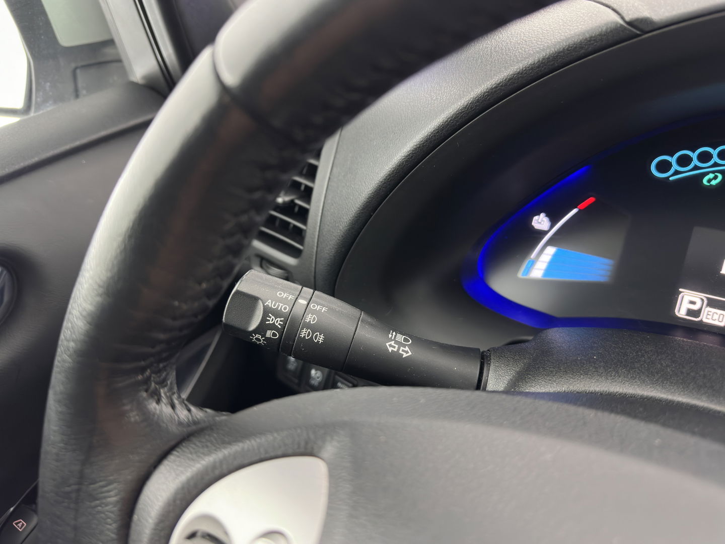 Nissan Leaf Acenta 30 kWh *NAVI-FULLMAP | MICROFIBRE | DAB | CAMERA | ECC | CRUISE | DIGI-COCKPIT | HEATED- COMFORTSEATS | PRIVACY-GLASS | 16"ALU*