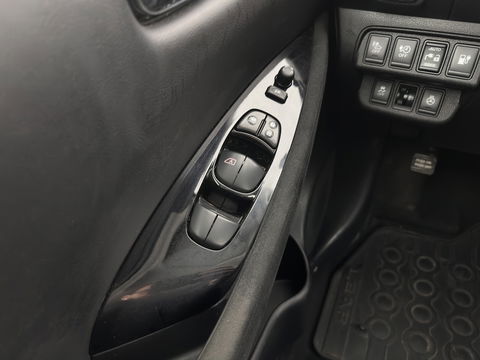 Nissan Leaf Acenta 30 kWh *NAVI-FULLMAP | MICROFIBRE | DAB | CAMERA | ECC | CRUISE | DIGI-COCKPIT | HEATED- COMFORTSEATS | PRIVACY-GLASS | 16"ALU*