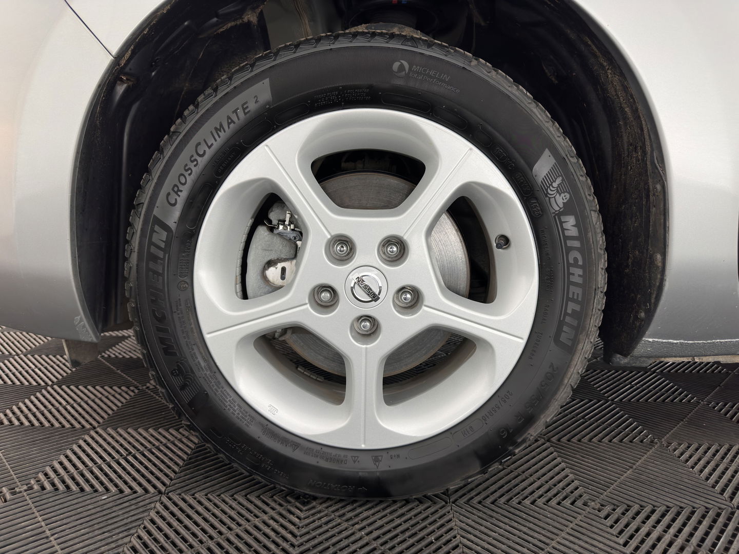 Nissan Leaf Acenta 30 kWh *NAVI-FULLMAP | MICROFIBRE | DAB | CAMERA | ECC | CRUISE | DIGI-COCKPIT | HEATED- COMFORTSEATS | PRIVACY-GLASS | 16"ALU*