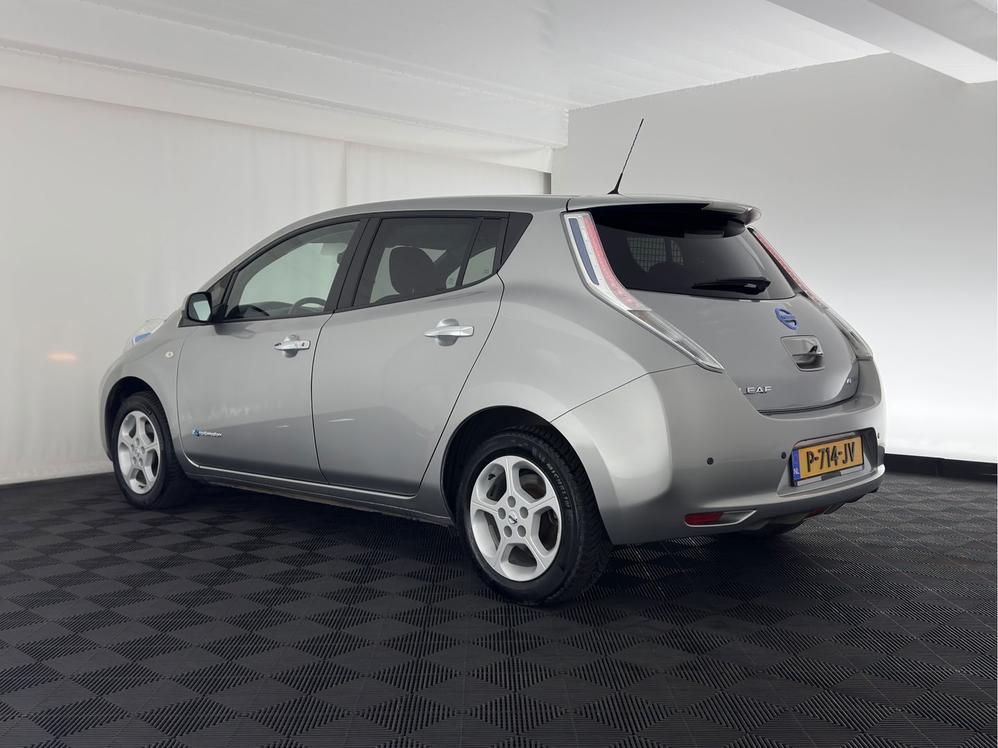 Nissan Leaf Acenta 30 kWh *NAVI-FULLMAP | MICROFIBRE | DAB | CAMERA | ECC | CRUISE | DIGI-COCKPIT | HEATED- COMFORTSEATS | PRIVACY-GLASS | 16"ALU*