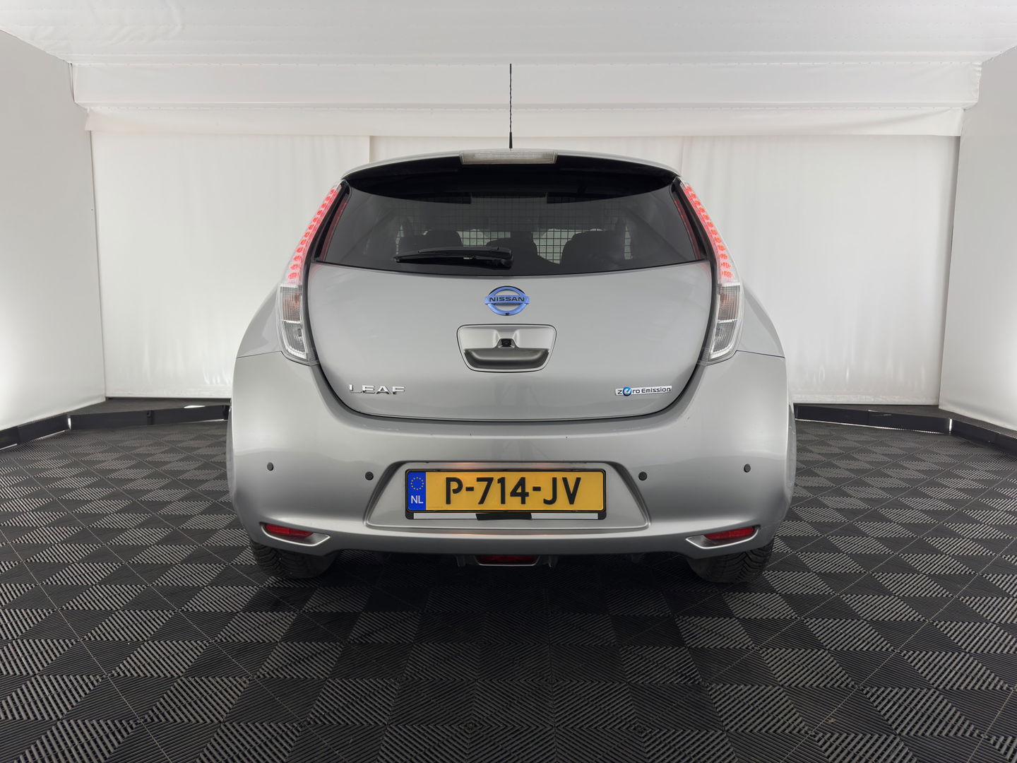 Nissan Leaf Acenta 30 kWh *NAVI-FULLMAP | MICROFIBRE | DAB | CAMERA | ECC | CRUISE | DIGI-COCKPIT | HEATED- COMFORTSEATS | PRIVACY-GLASS | 16"ALU*
