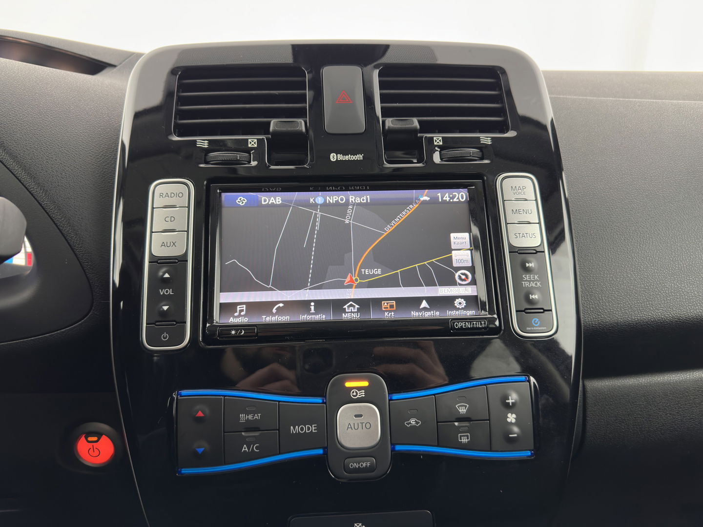 Nissan Leaf Acenta 30 kWh *NAVI-FULLMAP | MICROFIBRE | DAB | CAMERA | ECC | CRUISE | DIGI-COCKPIT | HEATED- COMFORTSEATS | PRIVACY-GLASS | 16"ALU*