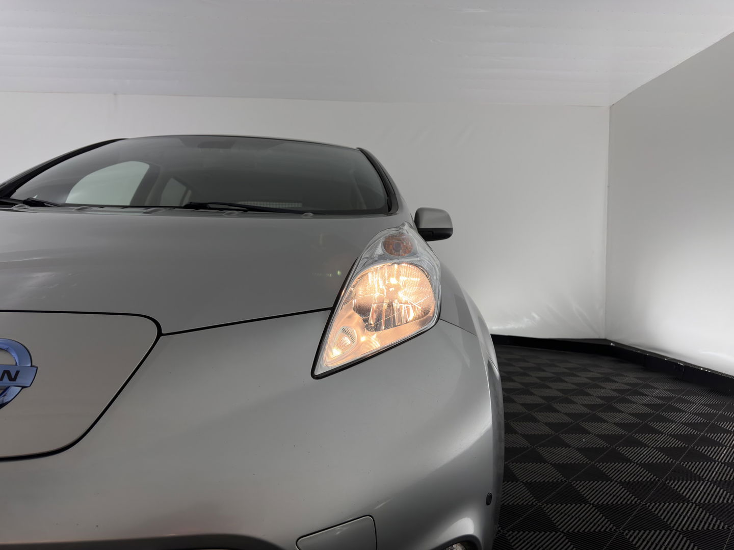 Nissan Leaf Acenta 30 kWh *NAVI-FULLMAP | MICROFIBRE | DAB | CAMERA | ECC | CRUISE | DIGI-COCKPIT | HEATED- COMFORTSEATS | PRIVACY-GLASS | 16"ALU*