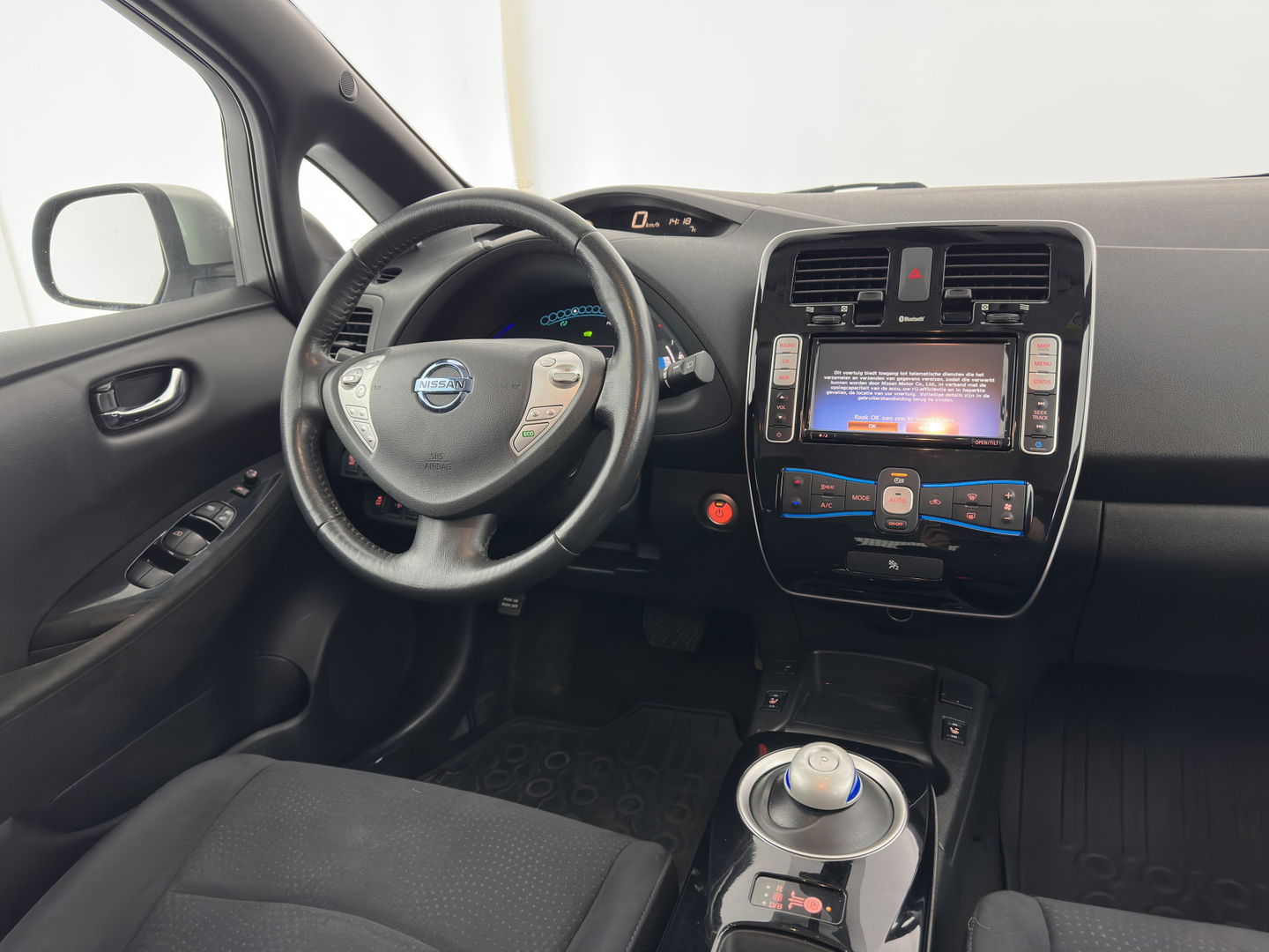 Nissan Leaf Acenta 30 kWh *NAVI-FULLMAP | MICROFIBRE | DAB | CAMERA | ECC | CRUISE | DIGI-COCKPIT | HEATED- COMFORTSEATS | PRIVACY-GLASS | 16"ALU*