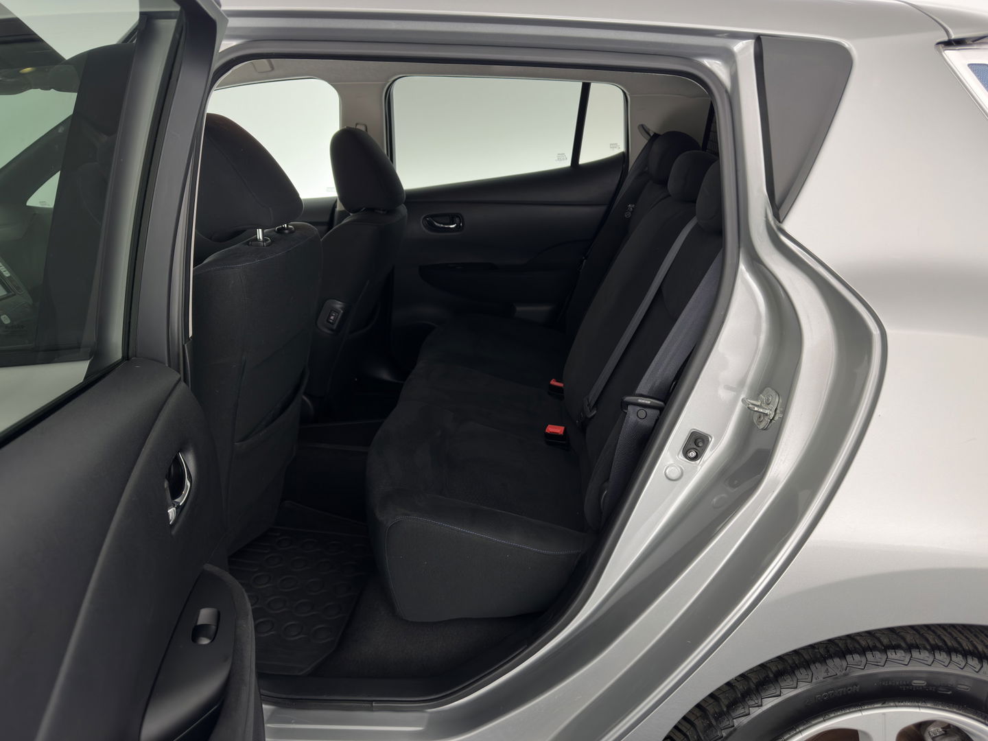 Nissan Leaf Acenta 30 kWh *NAVI-FULLMAP | MICROFIBRE | DAB | CAMERA | ECC | CRUISE | DIGI-COCKPIT | HEATED- COMFORTSEATS | PRIVACY-GLASS | 16"ALU*