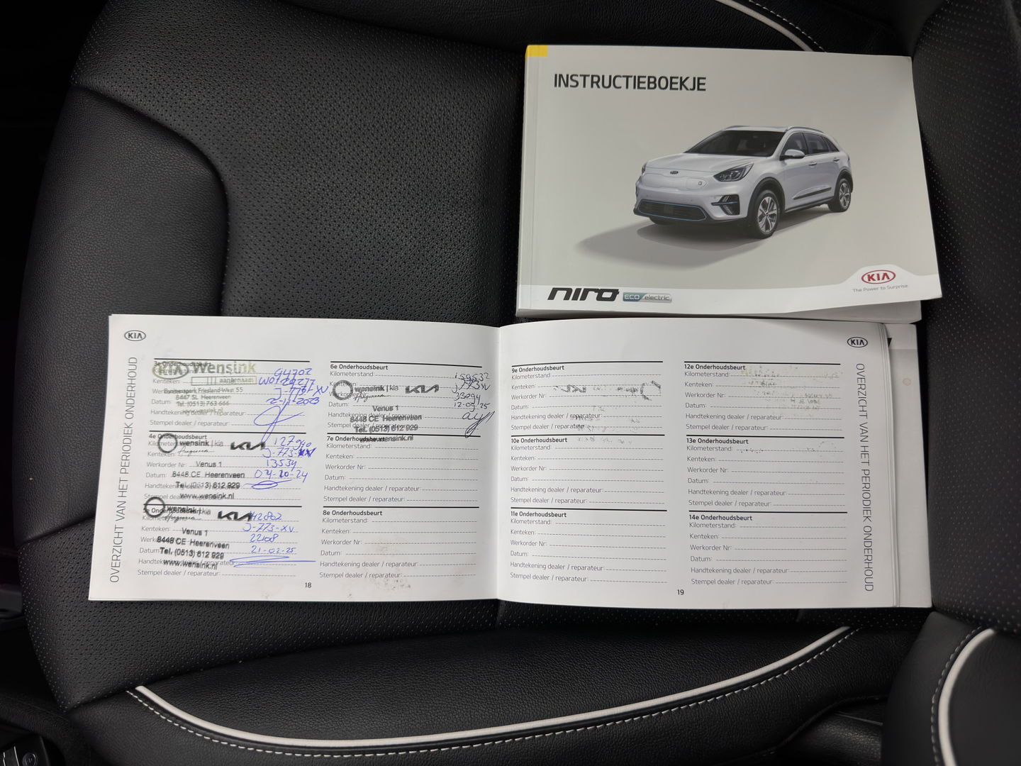 Kia e-Niro ExecutiveLine 64 kWh [ 3-Fase ] {SOH-100%} (INCL-BTW)  Aut *LEATHER | FULL-LED | NAVI-FULLMAP | ADAPTIVE-CRUISE | CAMERA | MEMORY-PACK | LANE-ASSIST | KEYLESS | DIGI-COCKPIT | PRIVACY-GLASS | AMBIENT-LIGHT | 17"ALU*