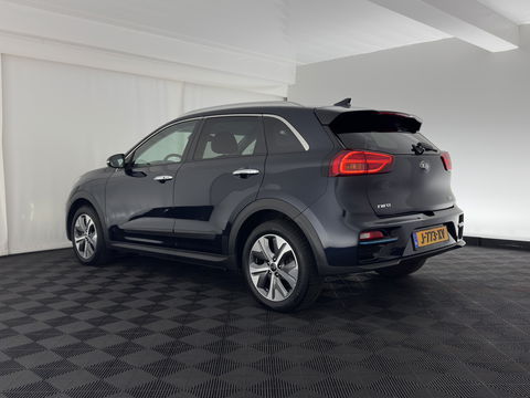 Kia e-Niro ExecutiveLine 64 kWh [ 3-Fase ] {SOH-100%} (INCL-BTW)  Aut *LEATHER | FULL-LED | NAVI-FULLMAP | ADAPTIVE-CRUISE | CAMERA | MEMORY-PACK | LANE-ASSIST | KEYLESS | DIGI-COCKPIT | PRIVACY-GLASS | AMBIENT-LIGHT | 17"ALU*