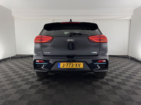 Kia e-Niro ExecutiveLine 64 kWh [ 3-Fase ] {SOH-100%} (INCL-BTW)  Aut *LEATHER | FULL-LED | NAVI-FULLMAP | ADAPTIVE-CRUISE | CAMERA | MEMORY-PACK | LANE-ASSIST | KEYLESS | DIGI-COCKPIT | PRIVACY-GLASS | AMBIENT-LIGHT | 17"ALU*