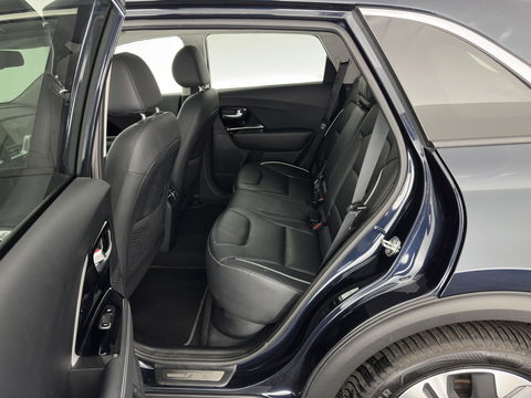 Kia e-Niro ExecutiveLine 64 kWh [ 3-Fase ] {SOH-100%} (INCL-BTW)  Aut *LEATHER | FULL-LED | NAVI-FULLMAP | ADAPTIVE-CRUISE | CAMERA | MEMORY-PACK | LANE-ASSIST | KEYLESS | DIGI-COCKPIT | PRIVACY-GLASS | AMBIENT-LIGHT | 17"ALU*