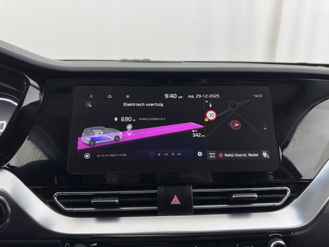 Kia e-Niro ExecutiveLine 64 kWh [ 3-Fase ] {SOH-100%} (INCL-BTW)  Aut *LEATHER | FULL-LED | NAVI-FULLMAP | ADAPTIVE-CRUISE | CAMERA | MEMORY-PACK | LANE-ASSIST | KEYLESS | DIGI-COCKPIT | PRIVACY-GLASS | AMBIENT-LIGHT | 17"ALU*