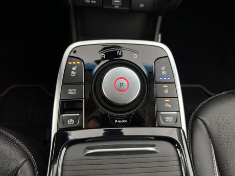 Kia e-Niro ExecutiveLine 64 kWh [ 3-Fase ] {SOH-100%} (INCL-BTW)  Aut *LEATHER | FULL-LED | NAVI-FULLMAP | ADAPTIVE-CRUISE | CAMERA | MEMORY-PACK | LANE-ASSIST | KEYLESS | DIGI-COCKPIT | PRIVACY-GLASS | AMBIENT-LIGHT | 17"ALU*