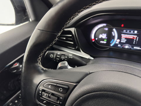 Kia e-Niro ExecutiveLine 64 kWh [ 3-Fase ] {SOH-100%} (INCL-BTW)  Aut *LEATHER | FULL-LED | NAVI-FULLMAP | ADAPTIVE-CRUISE | CAMERA | MEMORY-PACK | LANE-ASSIST | KEYLESS | DIGI-COCKPIT | PRIVACY-GLASS | AMBIENT-LIGHT | 17"ALU*