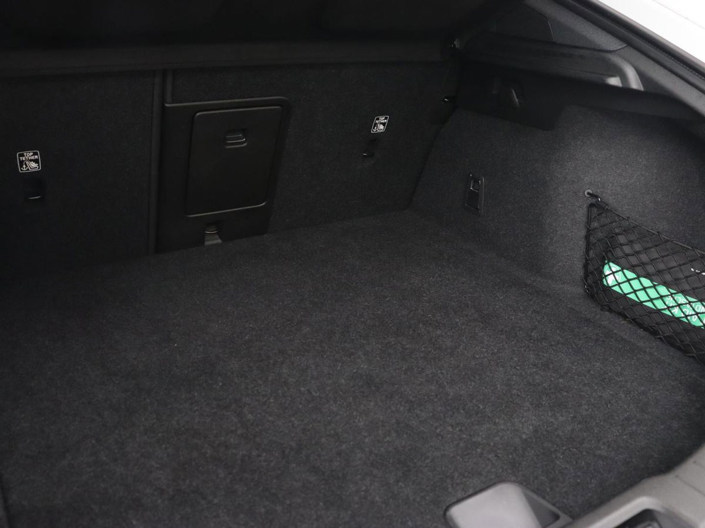 Polestar 2 Standard Range Single Motor 63kWh | 360 Camera | Stoelverwarming | Adaptive cruise | Carplay | Park Assist | 19'' | Keyless | Full LED | Digital Cockpit | DAB