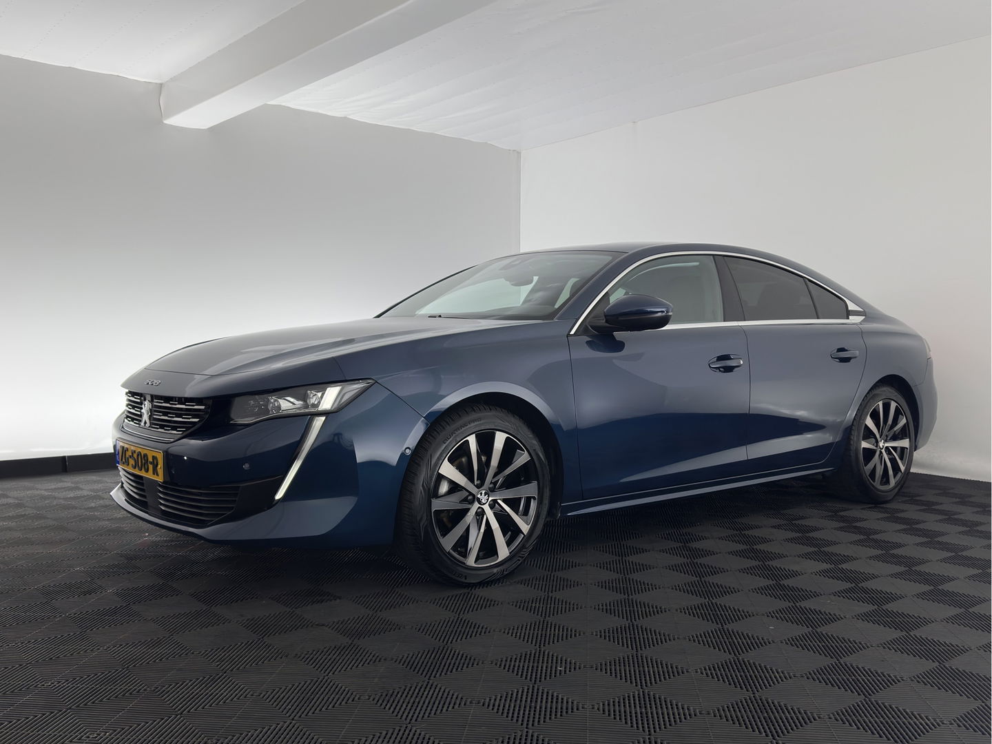 Peugeot 508 1.6 PureTech Blue Lease Allure (INCL-BTW) *LEATHER-FABRIC | FULL-LED | DIGI-COCKPIT | KEYLESS | BLIND-SPOT | CAMERA | PRIVACY-GLASS | HEATED-SPORTSEATS | DAB | NAVI-FULLMAP | 18''ALU*