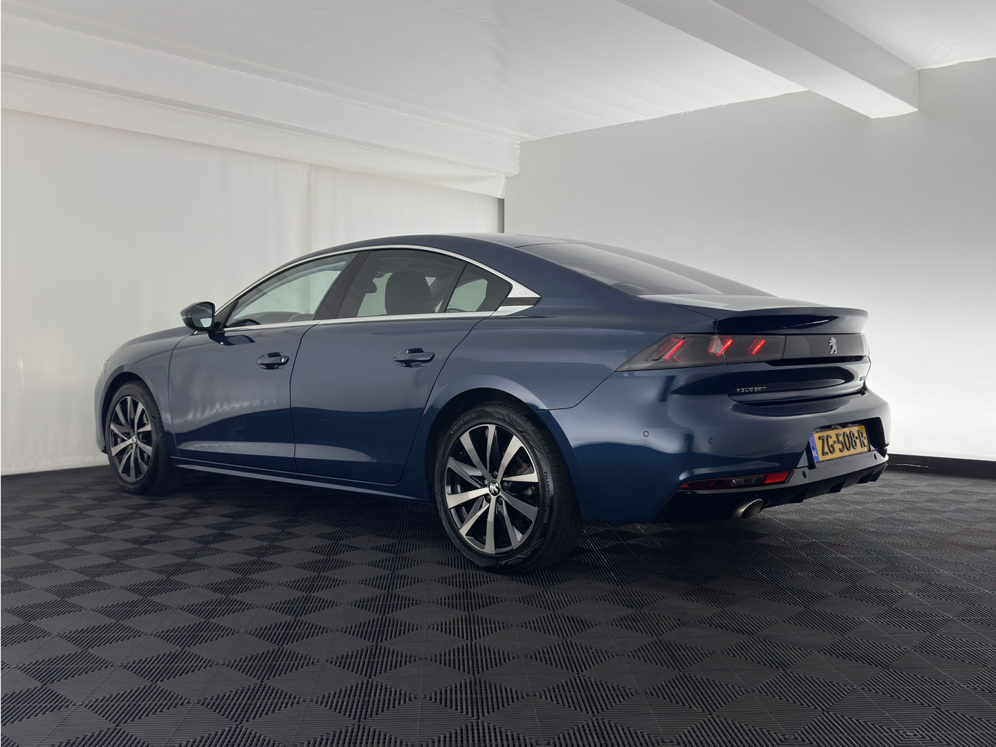 Peugeot 508 1.6 PureTech Blue Lease Allure (INCL.BTW) *LEATHER-FABRIC | FULL-LED | VIRTUAL-COCKPIT | KEYLESS | BLIND-SPOT | CAMERA | PRIVACY-GLASS | SPORT-SEATS | NAVI-FULLMAP | 18''ALU*