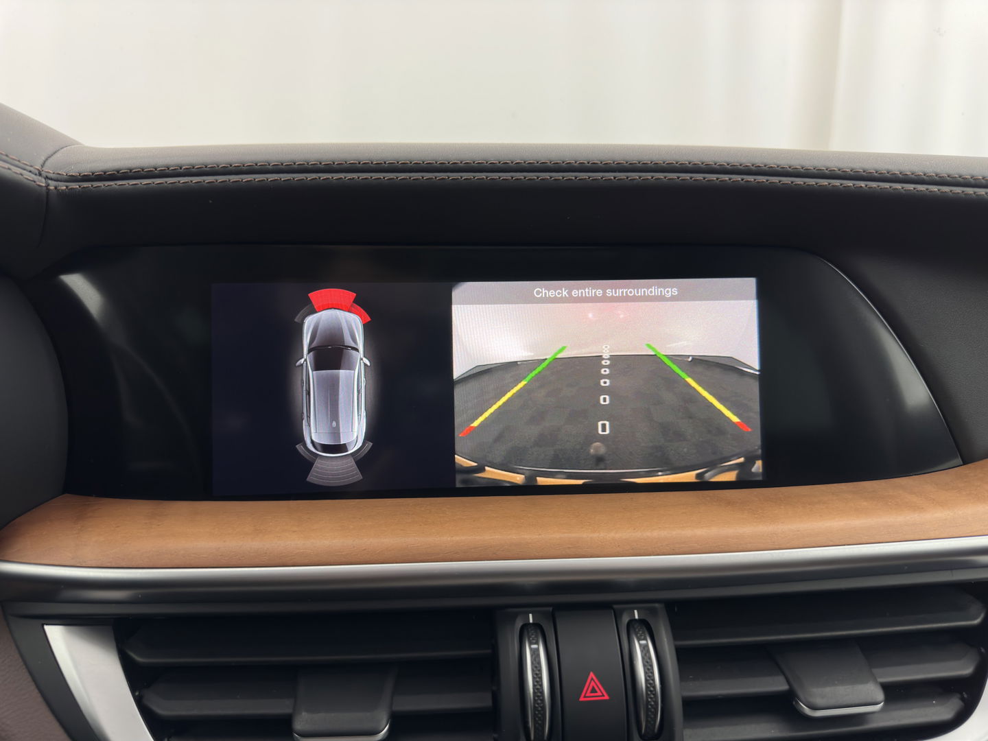 Alfa Romeo Stelvio 2.0 T AWD B-Tech Business Edition Aut. *PANO | LUXURY-LEATHER | XENON | ADAPTIVE-CRUISE | MEMORY-PACK | BLIND-SPOT | HEATED-COMFPRTSEATS | CAMERA | DAB+ | KEYLESS | SHIFT-PADDLES | PRIVACY-GLASS | NAVI-FULLMAP | TOWBAR | 20''