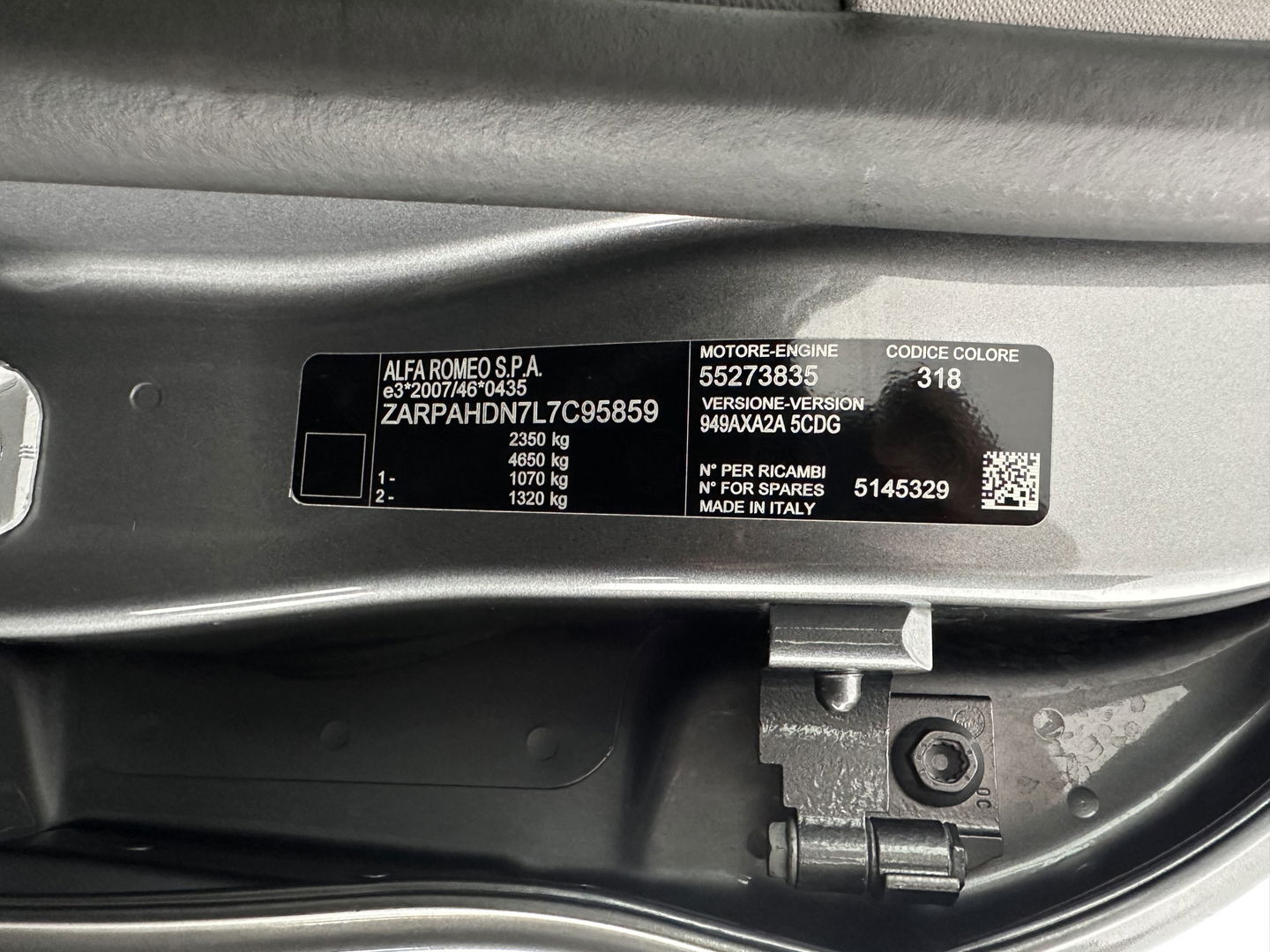 Alfa Romeo Stelvio 2.0 T AWD B-Tech Business Edition Aut. *PANO | LUXURY-LEATHER | XENON | ADAPTIVE-CRUISE | MEMORY-PACK | BLIND-SPOT | HEATED-COMFPRTSEATS | CAMERA | DAB+ | KEYLESS | SHIFT-PADDLES | PRIVACY-GLASS | NAVI-FULLMAP | TOWBAR | 20''