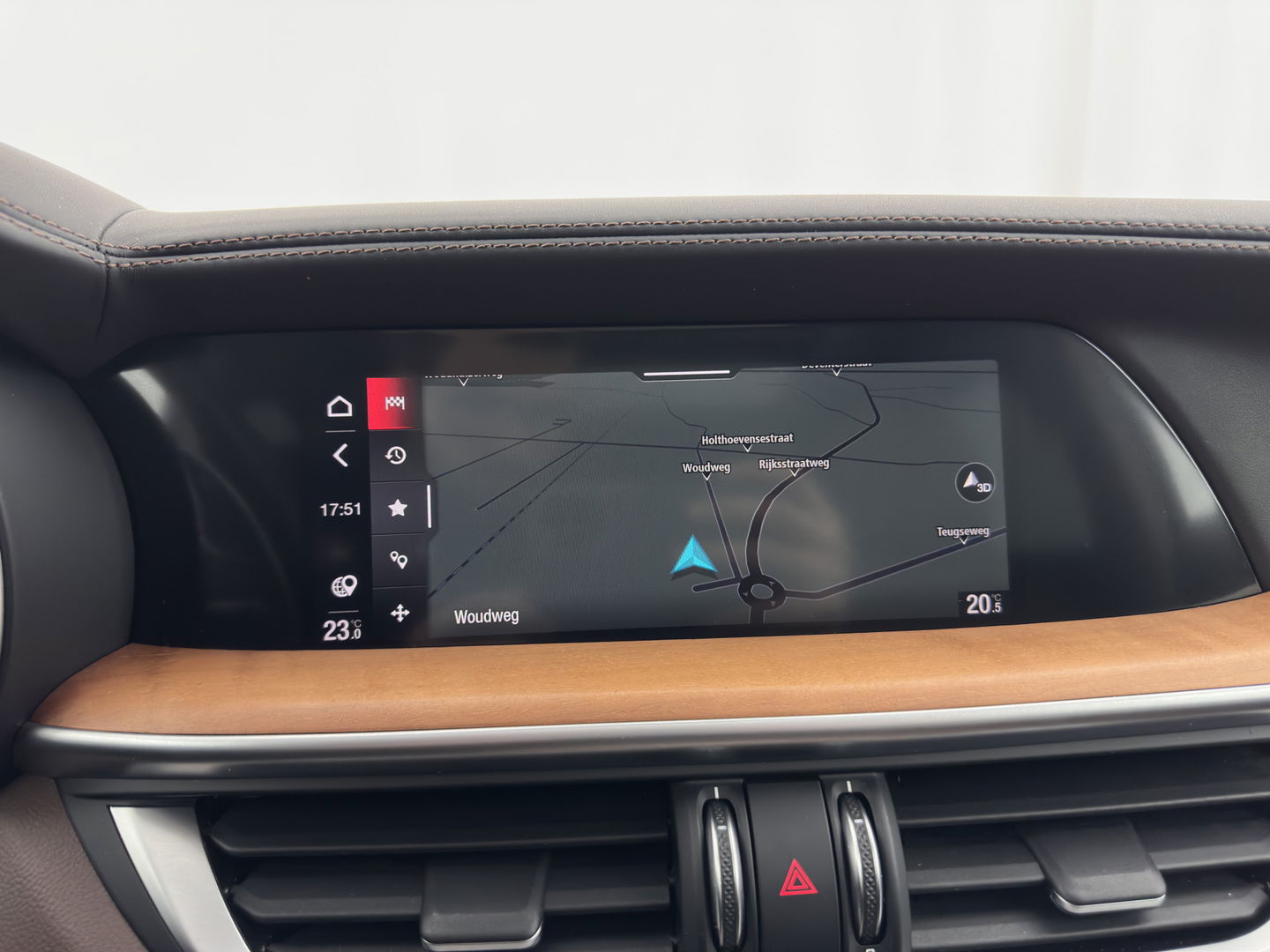 Alfa Romeo Stelvio 2.0 T AWD B-Tech Business Edition Aut. *PANO | LUXURY-LEATHER | XENON | ADAPTIVE-CRUISE | MEMORY-PACK | BLIND-SPOT | HEATED-COMFPRTSEATS | CAMERA | DAB+ | KEYLESS | SHIFT-PADDLES | PRIVACY-GLASS | NAVI-FULLMAP | TOWBAR | 20''