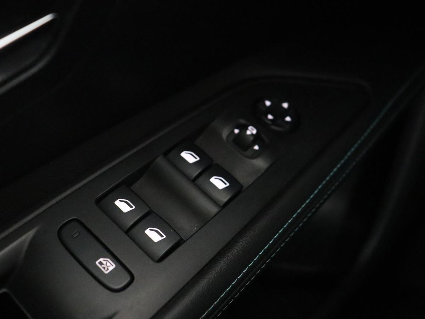 Peugeot 3008 1.6 HYbrid 225 Allure