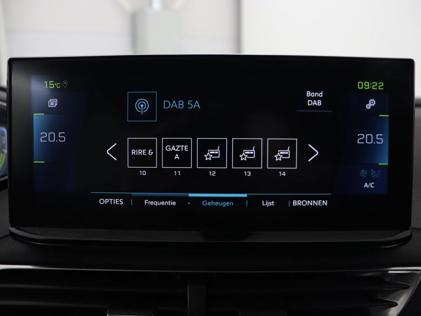 Peugeot 3008 1.6 HYbrid 225 Allure