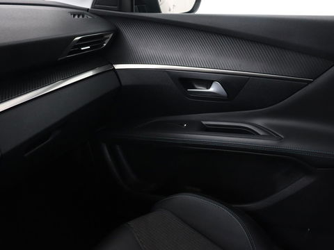 Peugeot 3008 1.6 HYbrid 225 Allure
