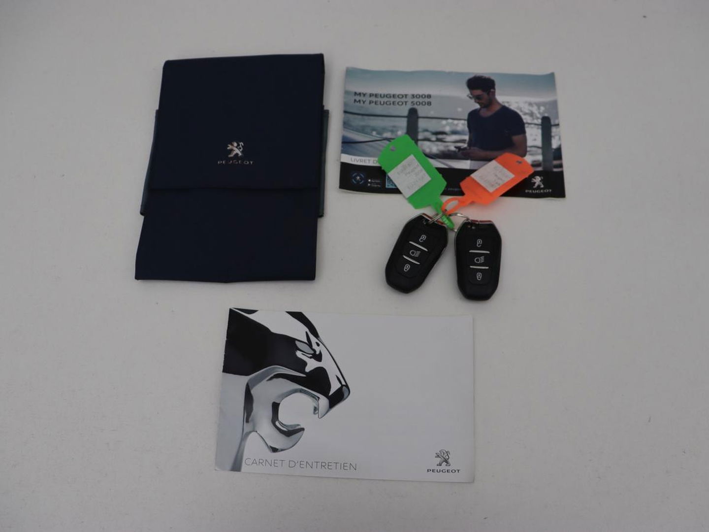 Peugeot 3008 1.6 HYbrid 225 Allure