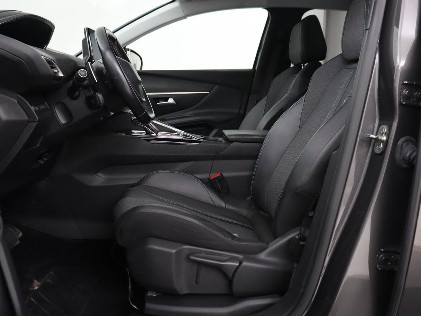 Peugeot 3008 1.6 HYbrid 225 Allure