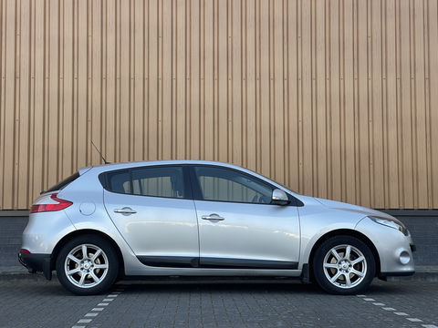 Renault Mégane 1.5 dCi Bose Handel/Export | Airco | Navigatie | Radio CD | Lichtmetaal 16 '' | Trekhaak |