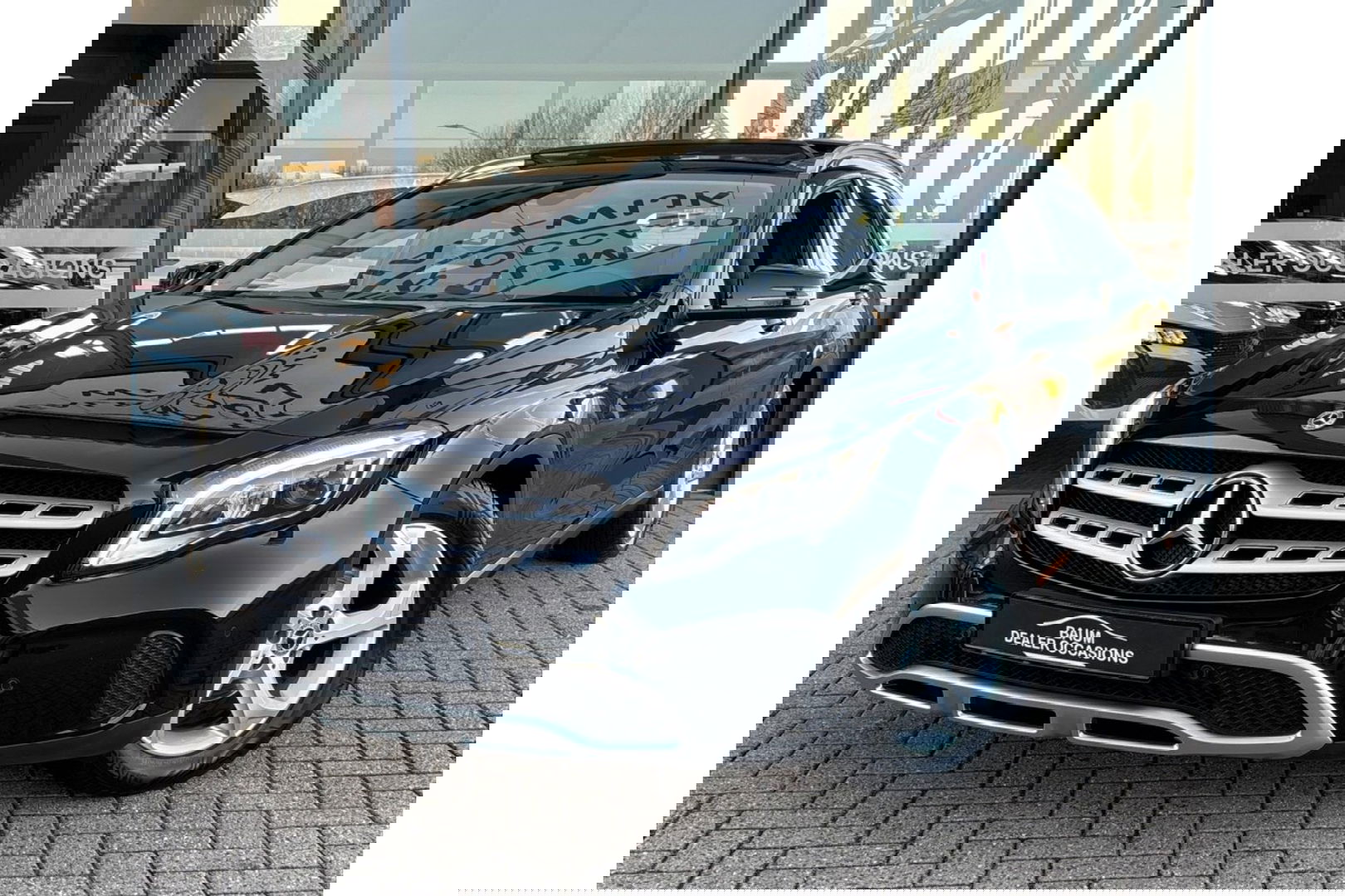 Mercedes-Benz GLA 200 PREMIUM PLUS AUTOMAAT PANORAMA AIRCO NAVI PDC.