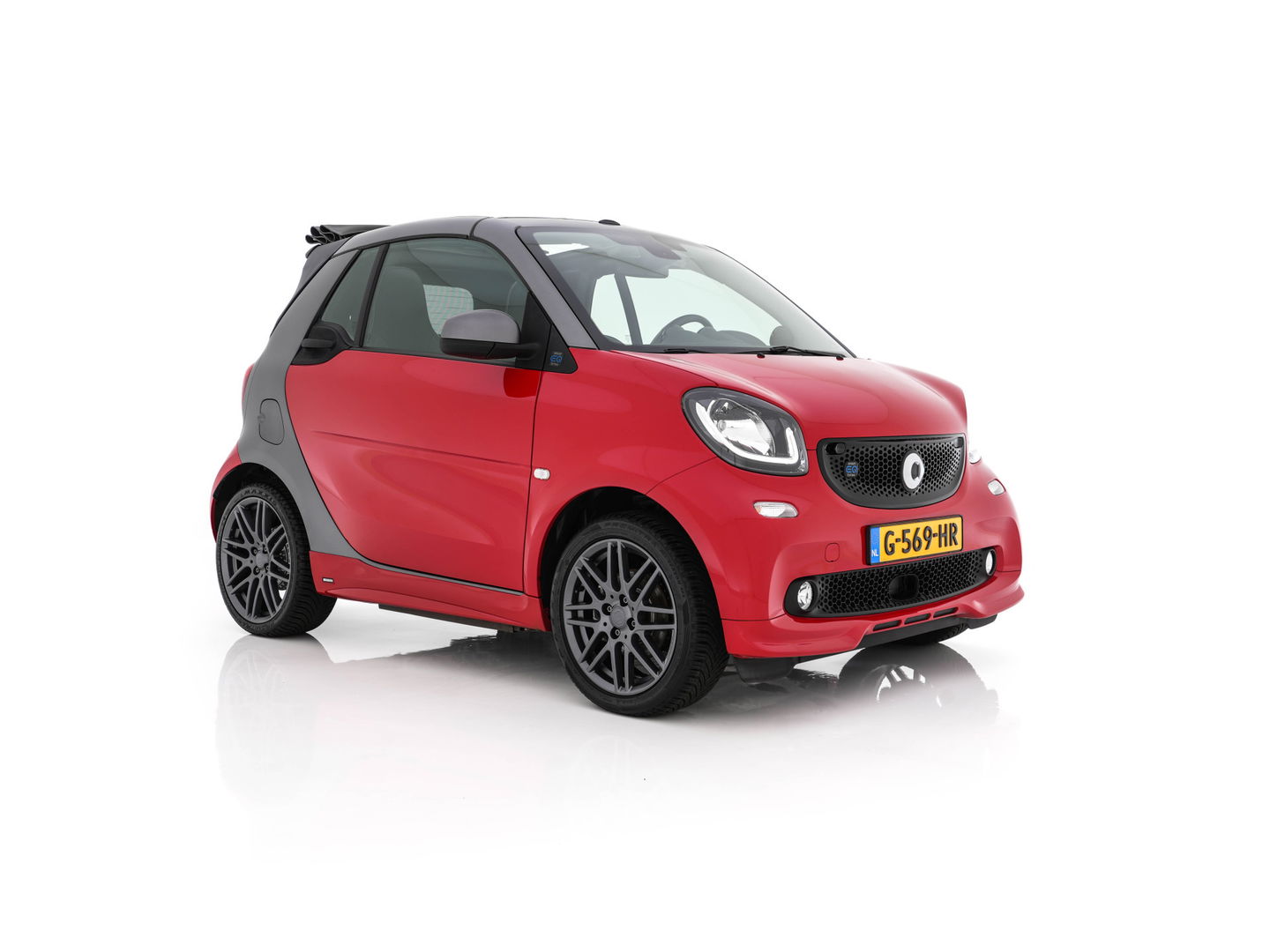 Smart Fortwo cabrio EQ BRABUS Style 18 kWh [ 3-Fase ] *LUXURY-LEATHER | HEATED-SPORTSEATS | NAVI-FULLMAP | CAMERA | DAB+ | AIRCO | PDC | CRUISE | 16''ALU*
