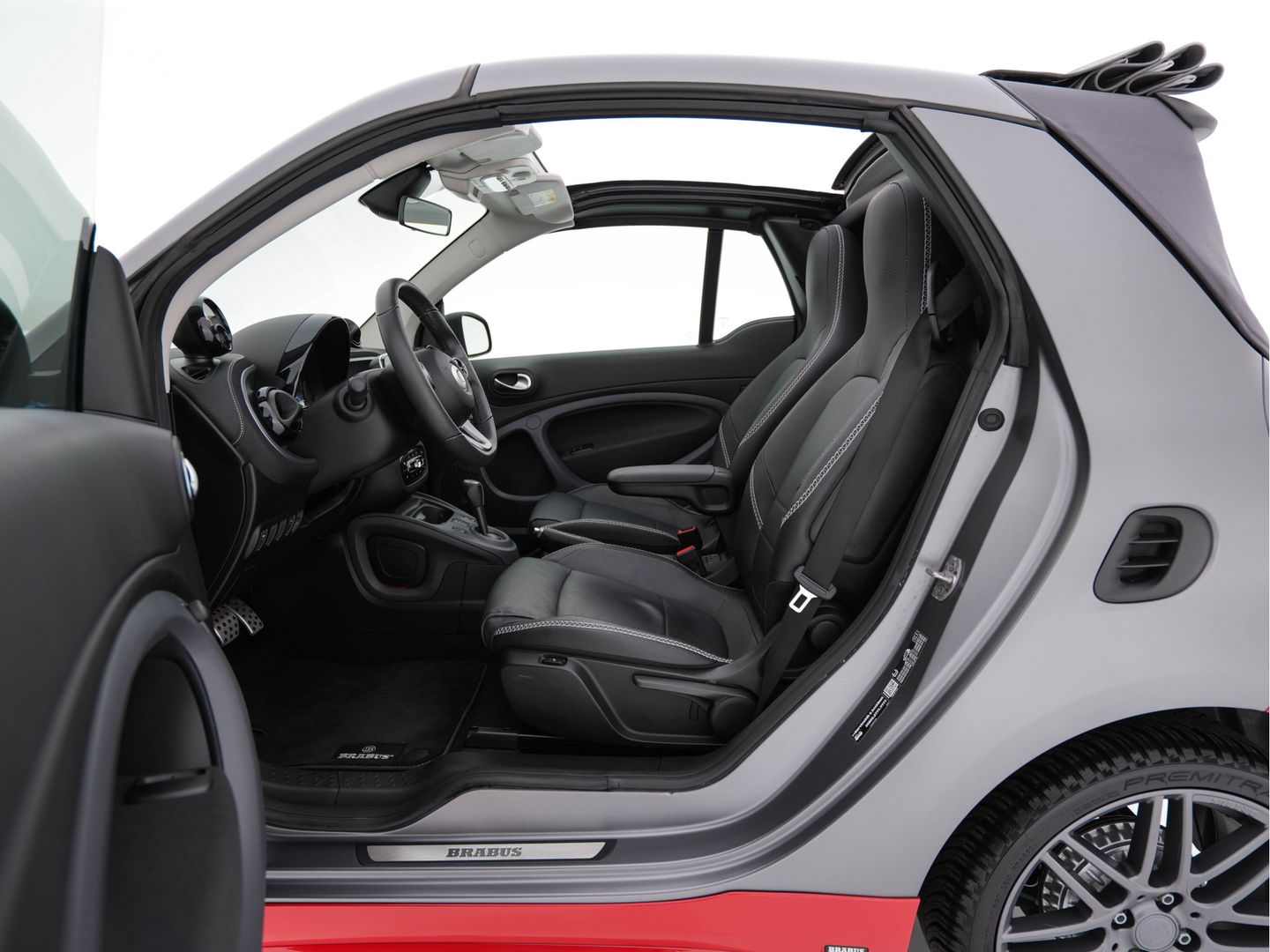 Smart Fortwo cabrio EQ BRABUS Style 18 kWh [ 3-Fase ] *LEATHER | HEATED-SPORTSEATS | NAVI-FULLMAP | CAMERA | DAB+ | AIRCO | PDC | CRUISE | 16''ALU*