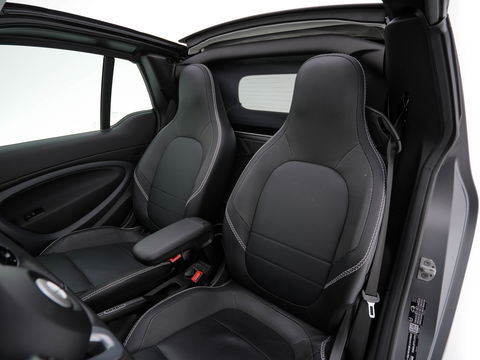 Smart Fortwo cabrio EQ BRABUS Style 18 kWh [ 3-Fase ] *LUXURY-LEATHER | HEATED-SPORTSEATS | NAVI-FULLMAP | CAMERA | DAB+ | AIRCO | PDC | CRUISE | 16''ALU*