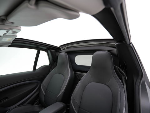 Smart Fortwo cabrio EQ BRABUS Style 18 kWh [ 3-Fase ] *LUXURY-LEATHER | HEATED-SPORTSEATS | NAVI-FULLMAP | CAMERA | DAB+ | AIRCO | PDC | CRUISE | 16''ALU*