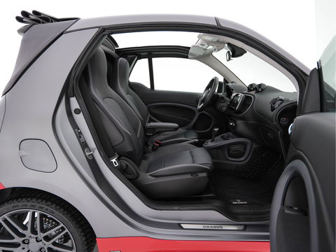 Smart Fortwo cabrio EQ BRABUS Style 18 kWh [ 3-Fase ] *LUXURY-LEATHER | HEATED-SPORTSEATS | NAVI-FULLMAP | CAMERA | DAB+ | AIRCO | PDC | CRUISE | 16''ALU*