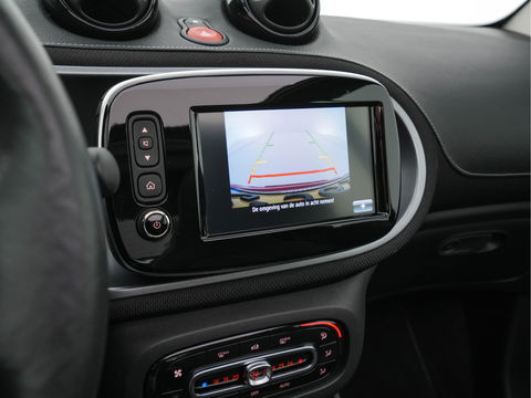 Smart Fortwo cabrio EQ BRABUS Style 18 kWh [ 3-Fase ] *LUXURY-LEATHER | HEATED-SPORTSEATS | NAVI-FULLMAP | CAMERA | DAB+ | AIRCO | PDC | CRUISE | 16''ALU*