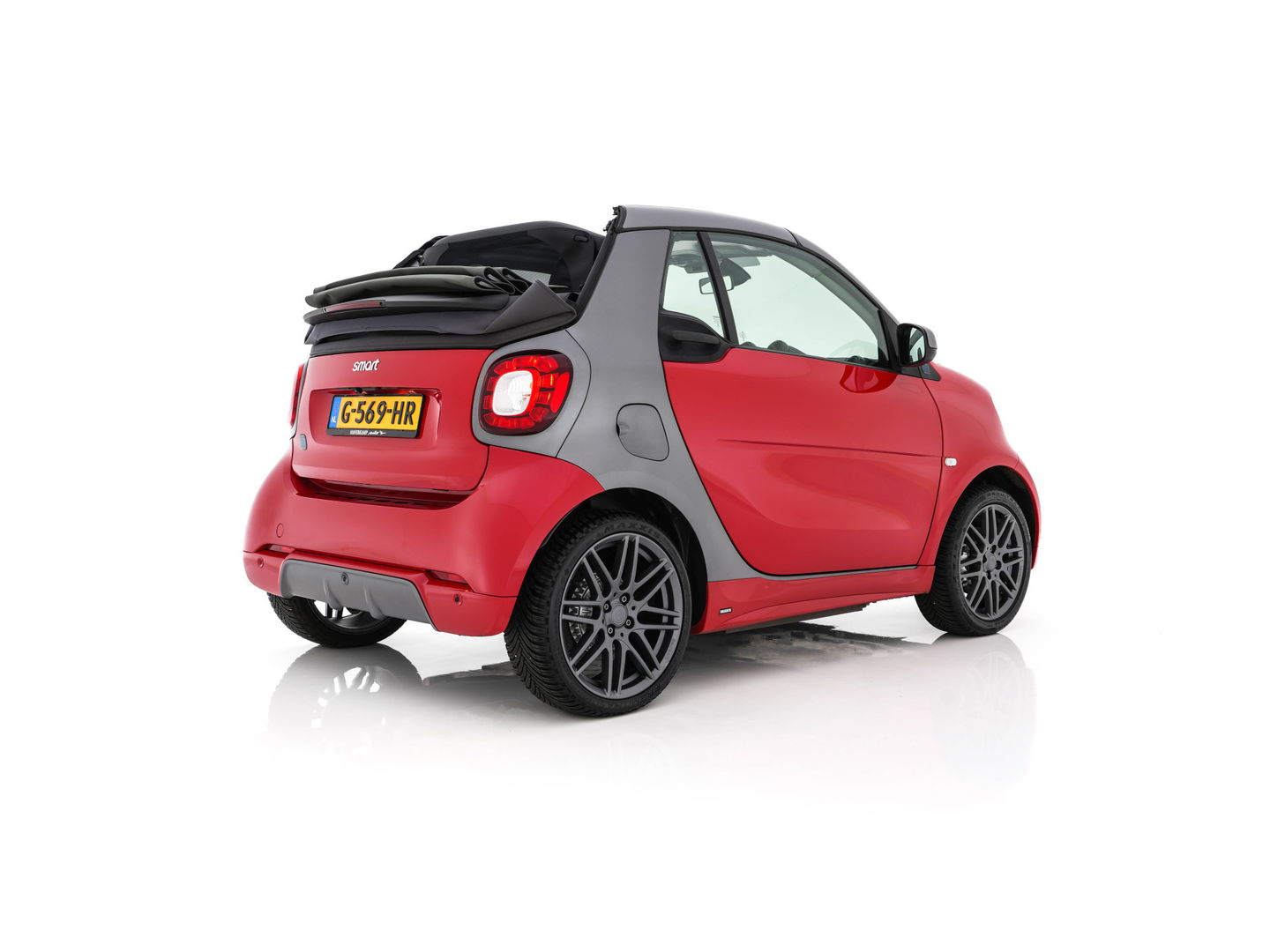 Smart Fortwo cabrio EQ BRABUS Style 18 kWh [ 3-Fase ] *LUXURY-LEATHER | HEATED-SPORTSEATS | NAVI-FULLMAP | CAMERA | DAB+ | AIRCO | PDC | CRUISE | 16''ALU*