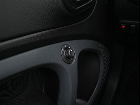 Smart Fortwo cabrio EQ BRABUS Style 18 kWh [ 3-Fase ] *LUXURY-LEATHER | HEATED-SPORTSEATS | NAVI-FULLMAP | CAMERA | DAB+ | AIRCO | PDC | CRUISE | 16''ALU*