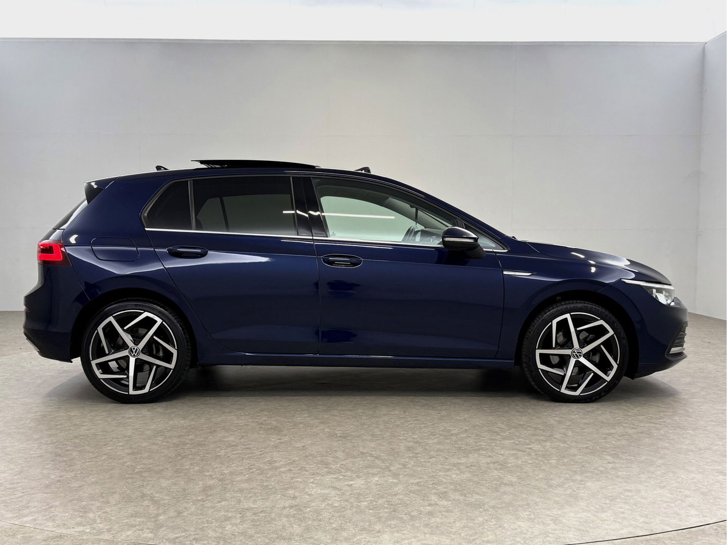 Volkswagen Golf 1.5 eTSI Style | Pano | Virtual | HuD | Camera | Carplay | Adap. Cruise | Memory | NAP