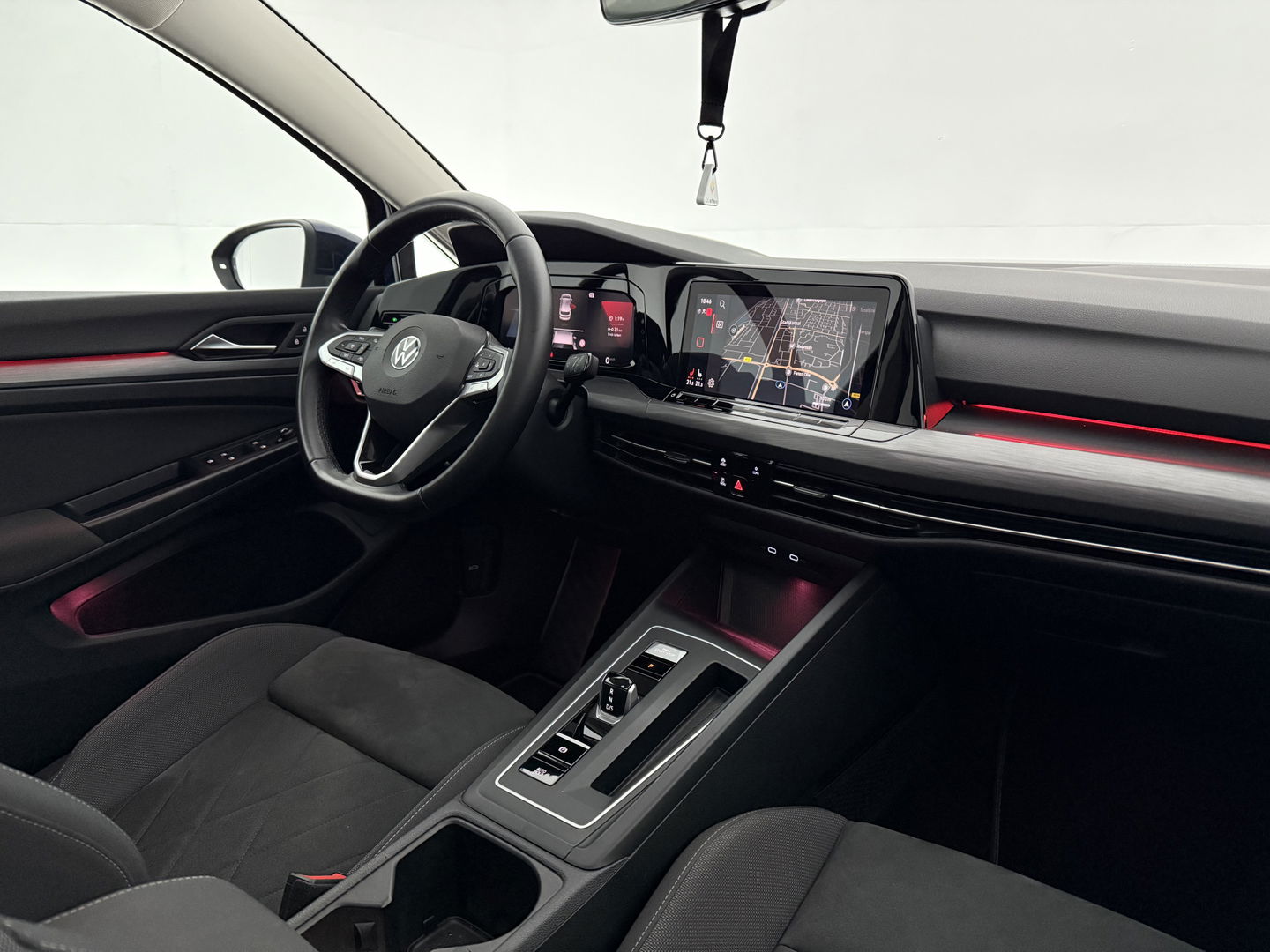 Volkswagen Golf 1.5 eTSI Style | Pano | Virtual | HuD | Camera | Carplay | Adap. Cruise | Memory | NAP