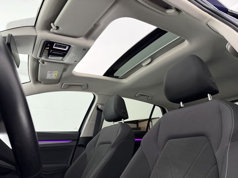 Volkswagen Golf 1.5 eTSI Style | Pano | Virtual | HuD | Camera | Carplay | Adap. Cruise | Memory | NAP