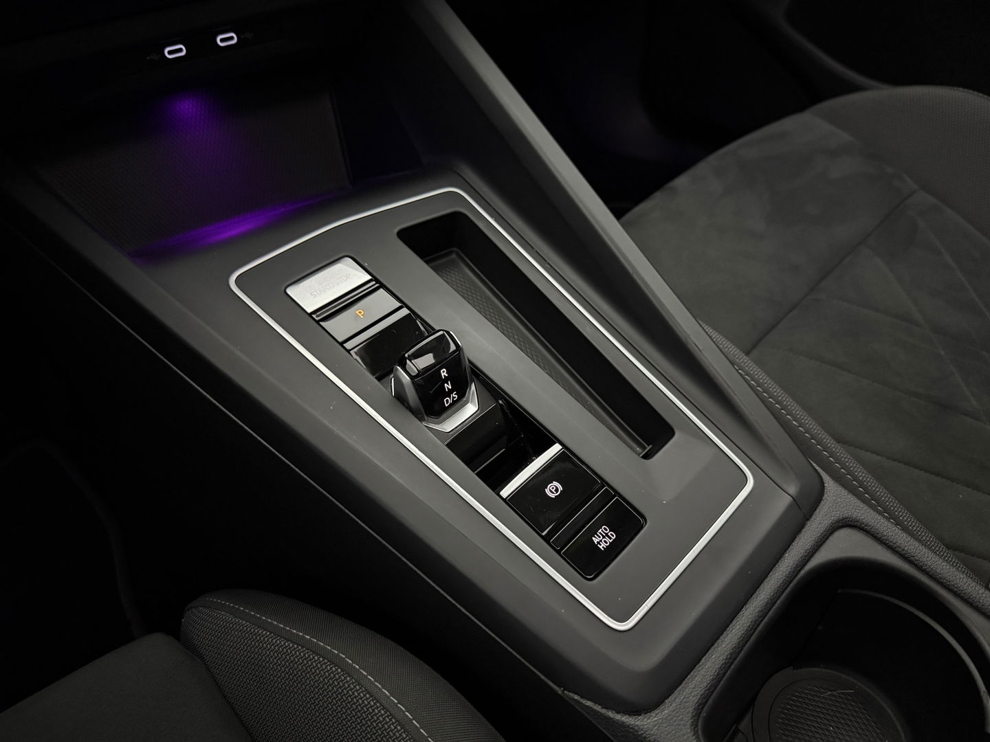 Volkswagen Golf 1.5 eTSI Style | Pano | Virtual | HuD | Camera | Carplay | Adap. Cruise | Memory | NAP